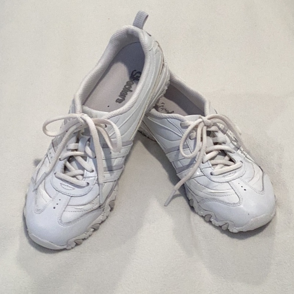 Skechers White Athletic Shoes Lace-Up Design